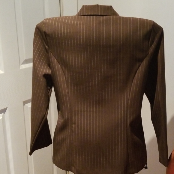 2pc women's suit, jacket and skirt, brown - Picture 2 of 6